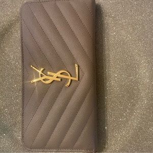 YSL Beige Wallet. Perfect Beautiful Condition(New)